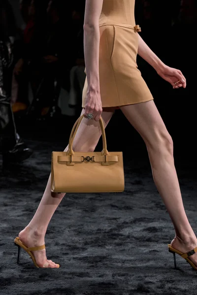 Look 64